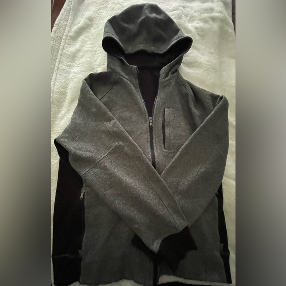 Men’s Lululemon zip up hoodie mint condition size XL - Picture 1 of 9